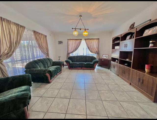 3 BEDROOM HOUSE FOR SALE IN GOODWOOD ESTATE